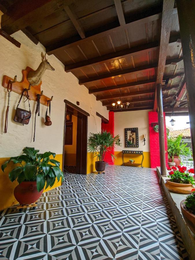 Гостевой дом Casa Vieja Мазамитла Экстерьер фото